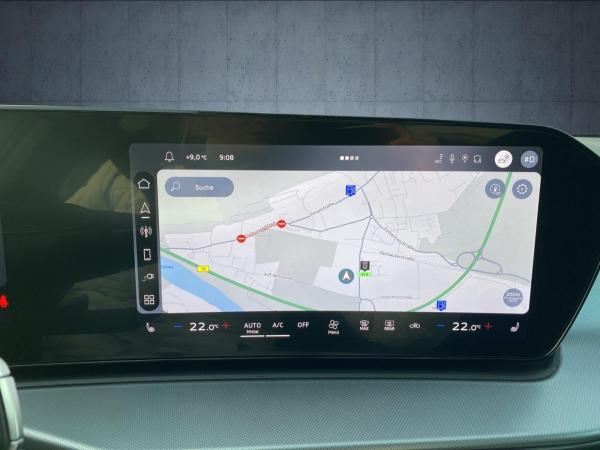 Audi Q3 SUV e-hybrid S tr. Matrix HUD 360 PANO 20