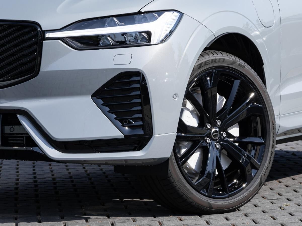 Volvo XC60 T8 Plus Black Edition