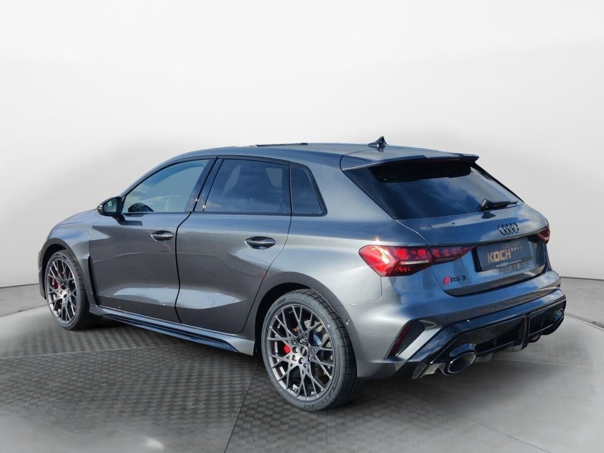 Audi RS3 RS 3 Sportback S tronic Audi RS3 RS 3 Sportback S tronic