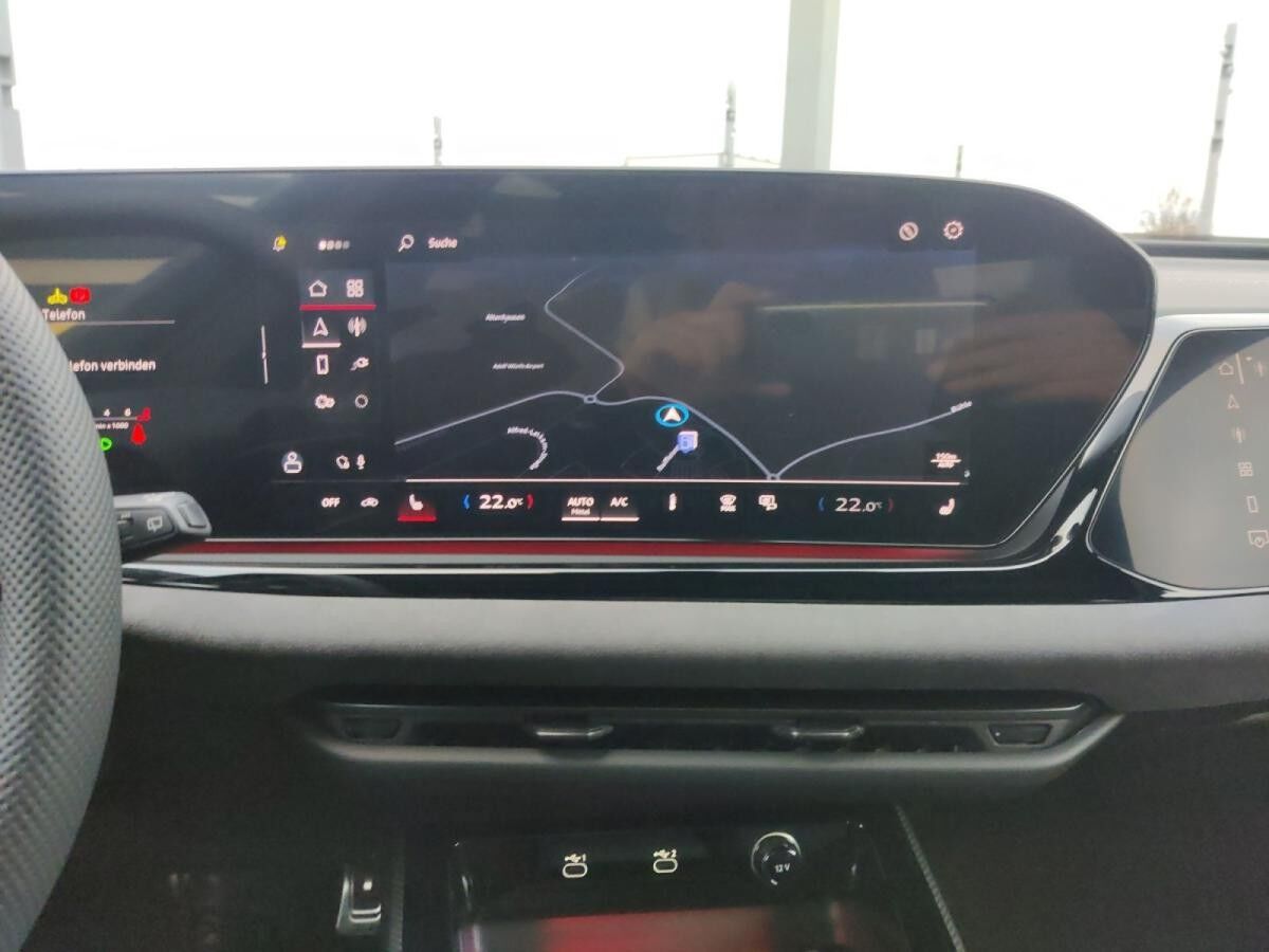 Audi A5 Avant e-hybrid quattro S tronic Audi A5 Avant e-hybrid quattro S tronic