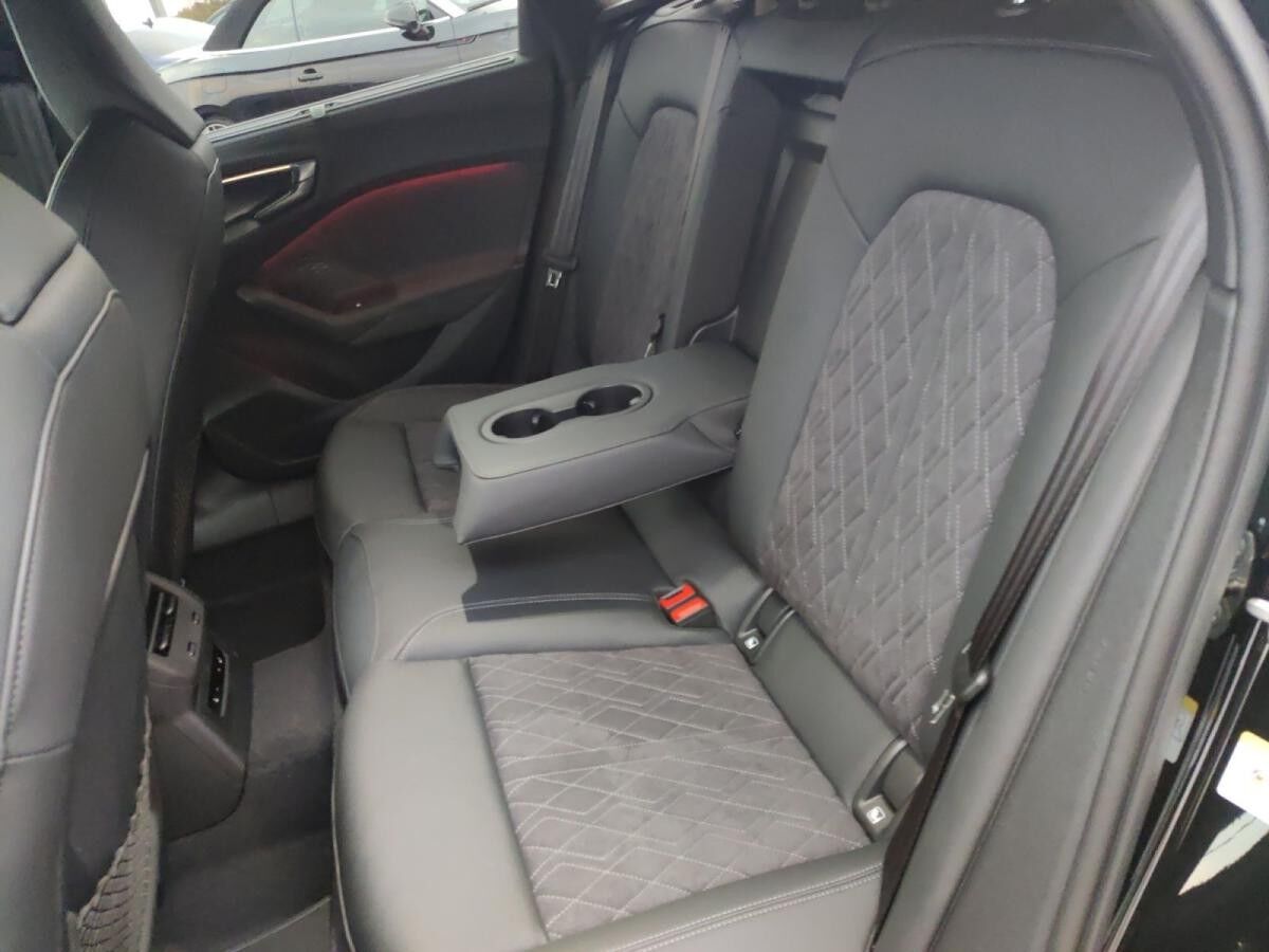 Audi A5 Avant e-hybrid quattro S tronic Audi A5 Avant e-hybrid quattro S tronic