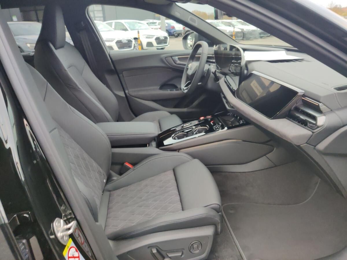 Audi A5 Avant e-hybrid quattro S tronic Audi A5 Avant e-hybrid quattro S tronic