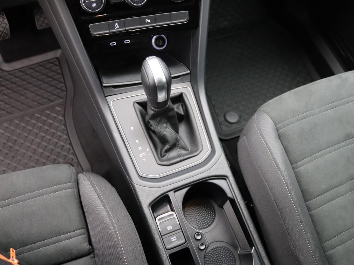 Volkswagen Touran Comfortline 2.0 TDI DSG / Navi, LED, RFK