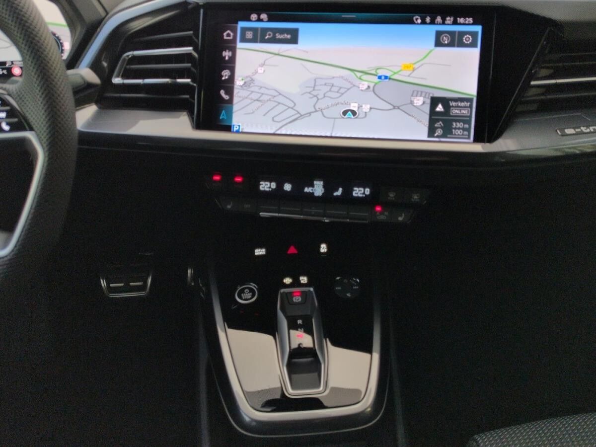 Audi Q4 e-tron Sportback 45 S line, AHK, Kamera,  Matrix,  ACC