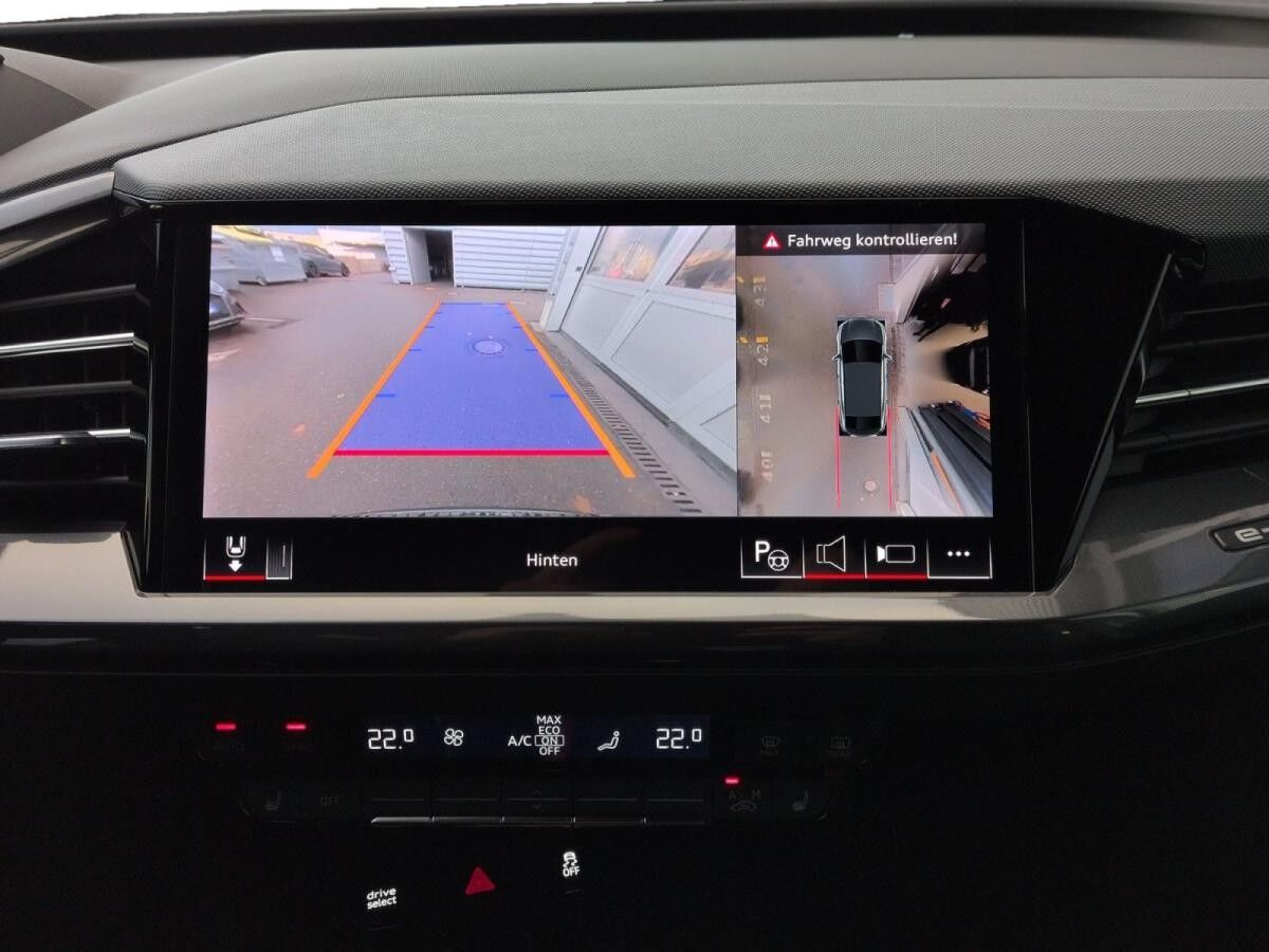 Audi Q4 e-tron Sportback 45 S line, AHK, Kamera,  Matrix,  ACC