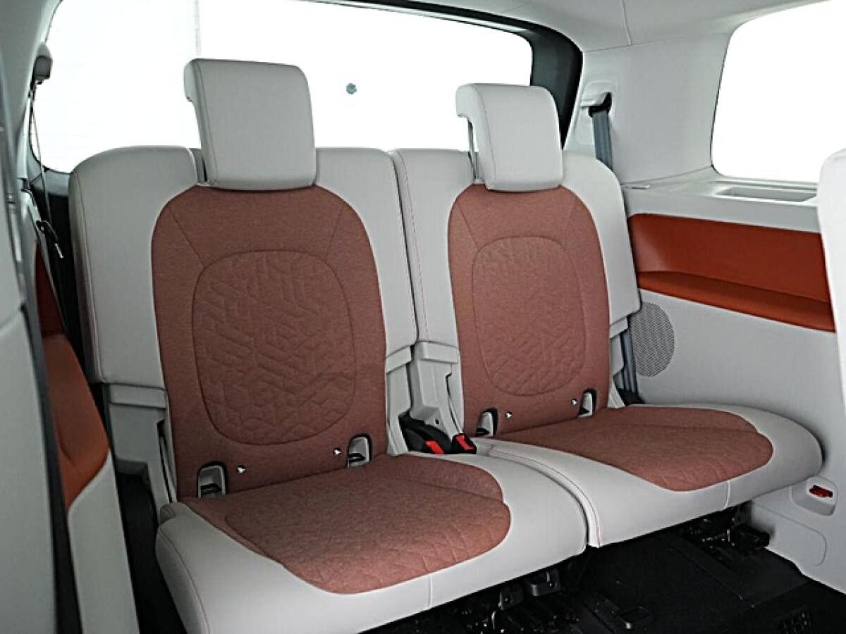 Volkswagen ID.Buzz Pro 7Sitze langer Radstand 286PS 86kWh AHK Winterr. PANO AreaView Volkswagen ID.Buzz Pro 7Sitze langer Radstand 286PS 86kWh AHK Winterr. PANO AreaView