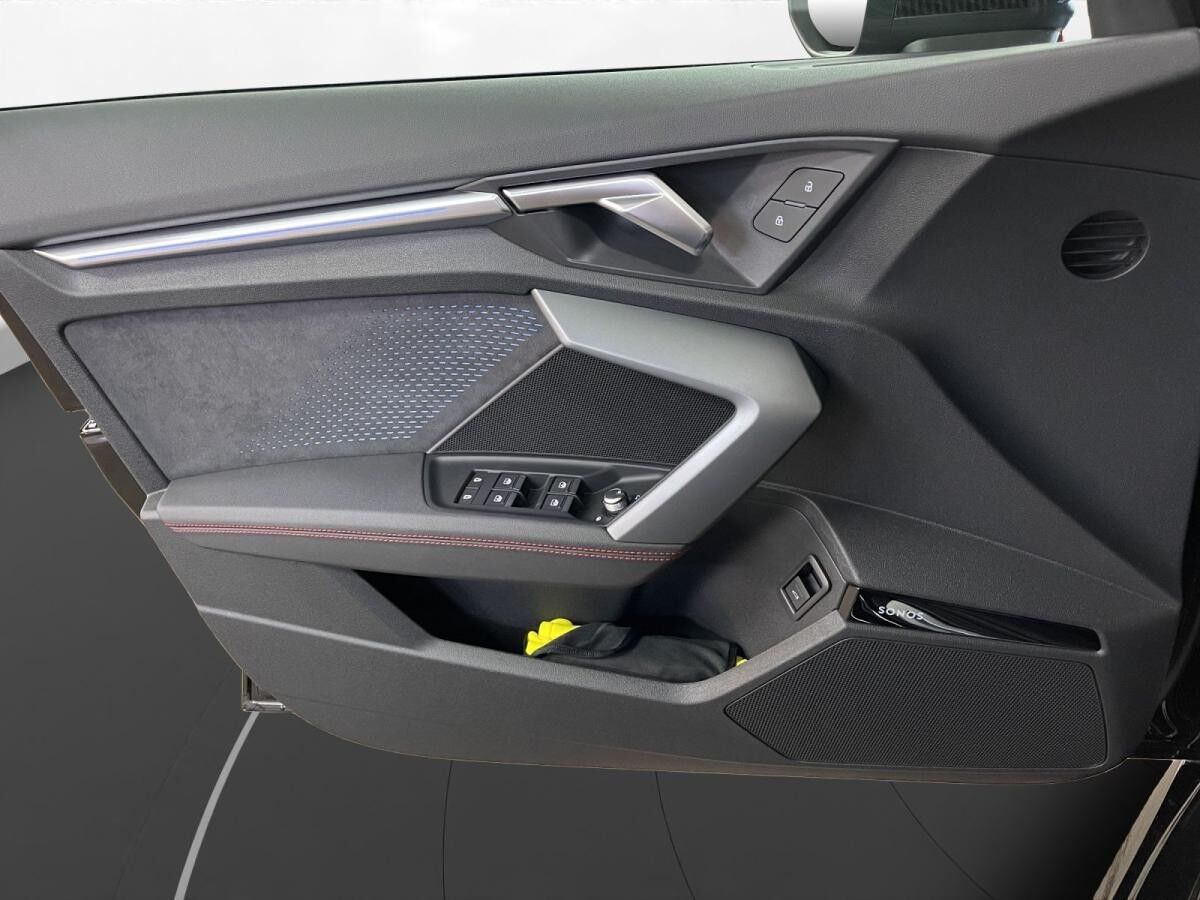 Audi A3 Sportback TFSI S line AHK Pano Matrix LM 19" Navi