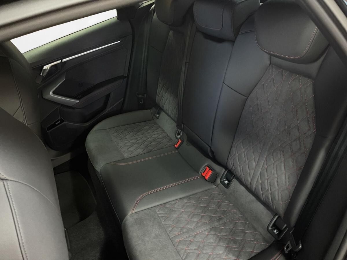 Audi A3 Sportback TFSI S line AHK Pano Matrix LM 19" Navi