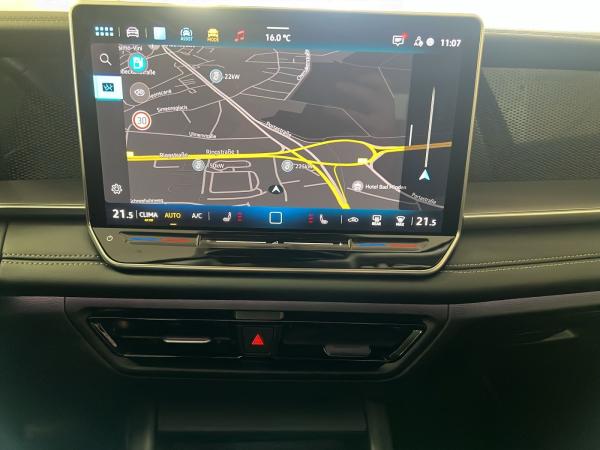 Volkswagen Tayron 2.0 TDI 4M Life 7-Sitzer AHK Matrix LM 18" Navi ACC