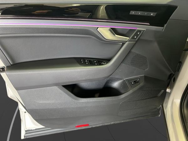 Volkswagen Touareg 3.0 TDI V6 4M R-Line AHK Matrix LM 19" Navi RFK ACC