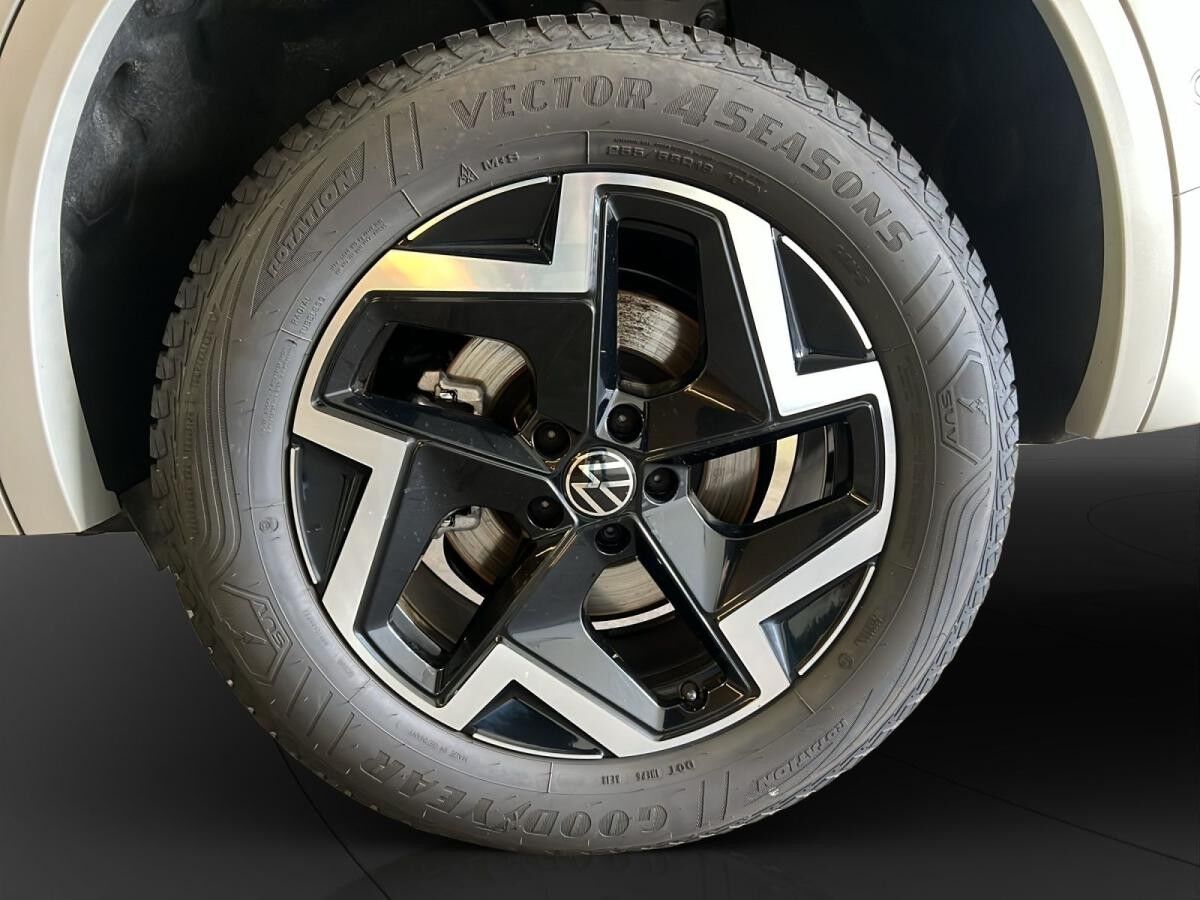 Volkswagen Touareg 3.0 TDI V6 4M R-Line AHK Matrix LM 19" Navi RFK ACC