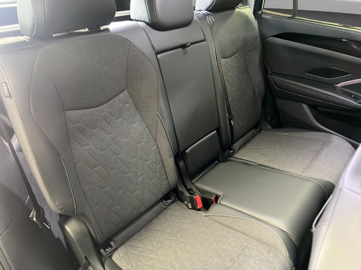 Volkswagen Tayron 2.0 TDI 4M Life 7-Sitzer AHK Matrix LM 18" Navi ACC