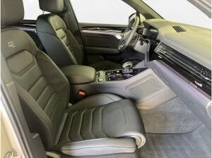 Volkswagen Touareg 3.0 TDI V6 4M R-Line AHK Matrix LM 19" Navi RFK ACC