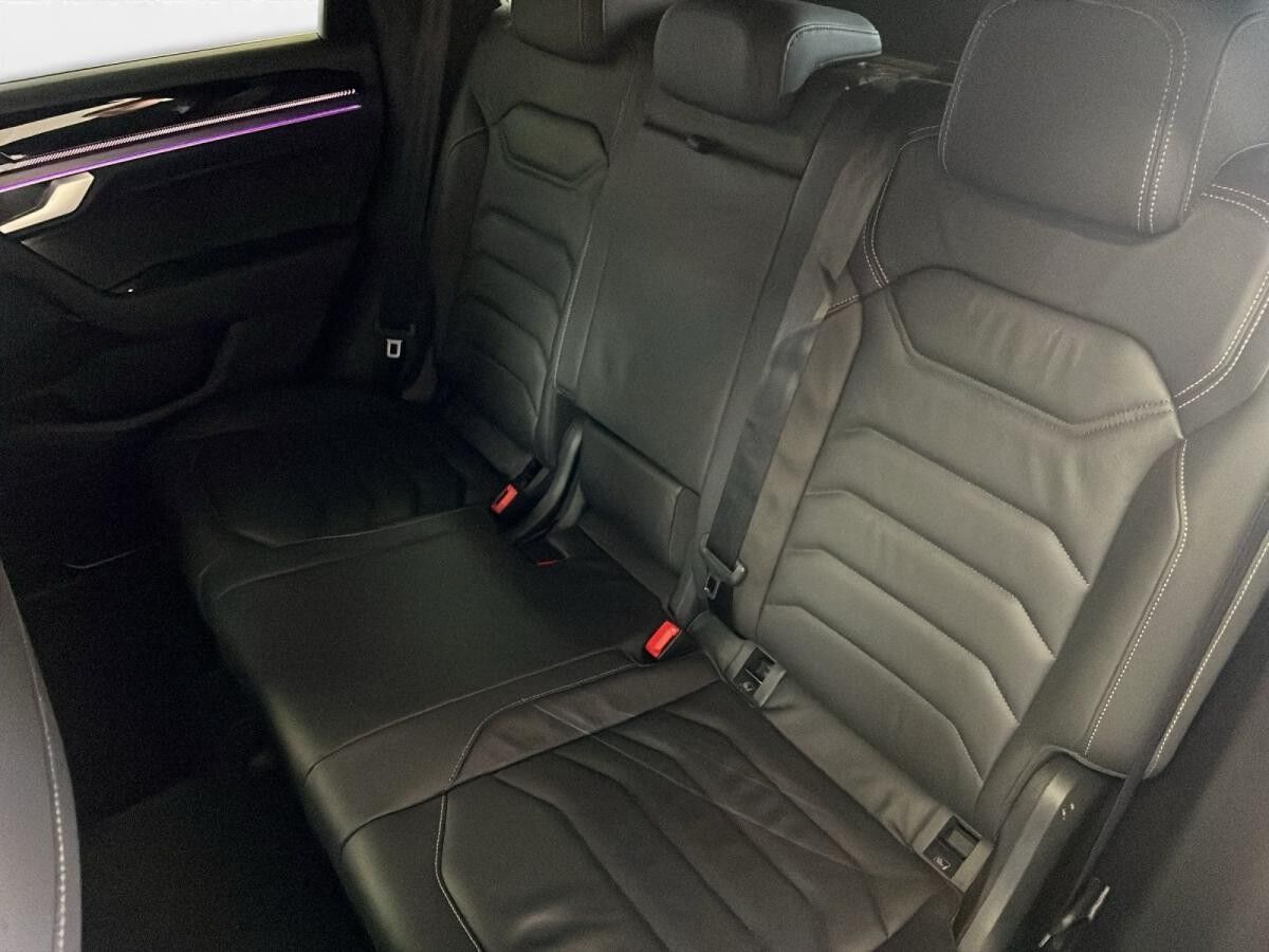 Volkswagen Touareg 3.0 TDI V6 4M R-Line AHK Matrix LM 19" Navi RFK ACC