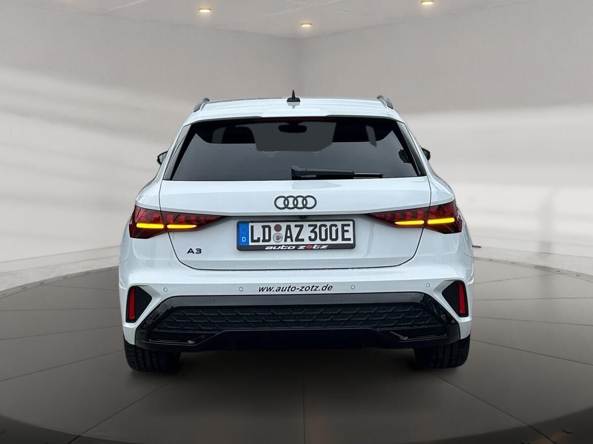 Audi A3 Sportback S line 45 TFSI e S tronic Matrix