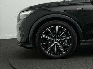 Audi Q4 e-tron 45 S line*Opt.schw.*AHK*KAM*ACC*8-fach Audi Q4 e-tron 45 S line*Opt.schw.*AHK*KAM*ACC*8-fach