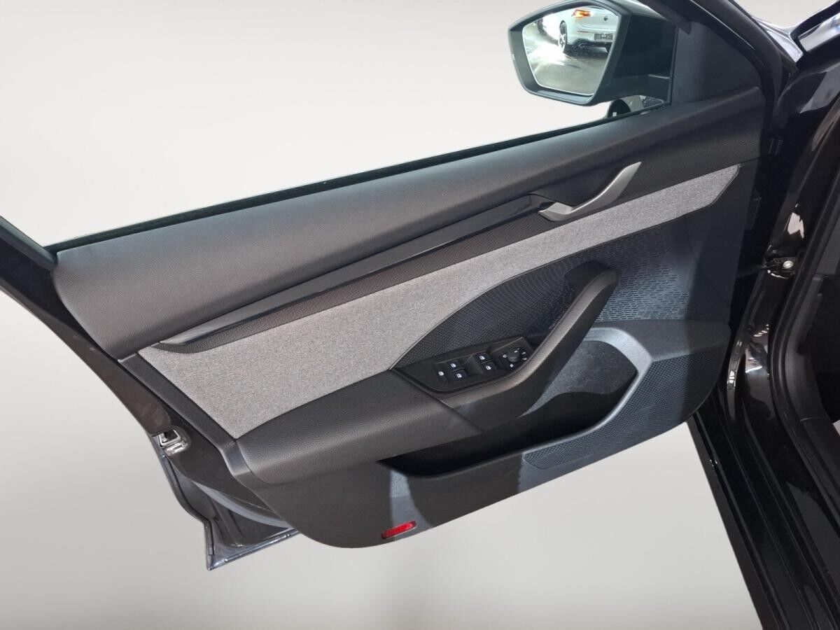 Skoda Octavia Combi 1.5 TSI Selection RFK LED ACC