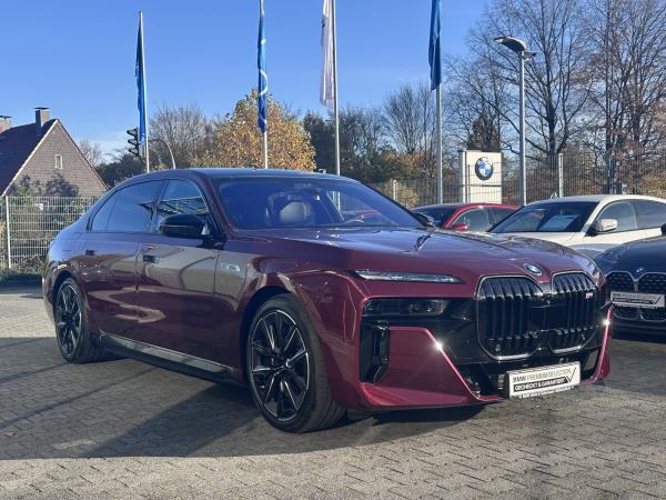 BMW i7 M70 xDrive M Sport //ExecutiveLoungeSeating TheaterScreen