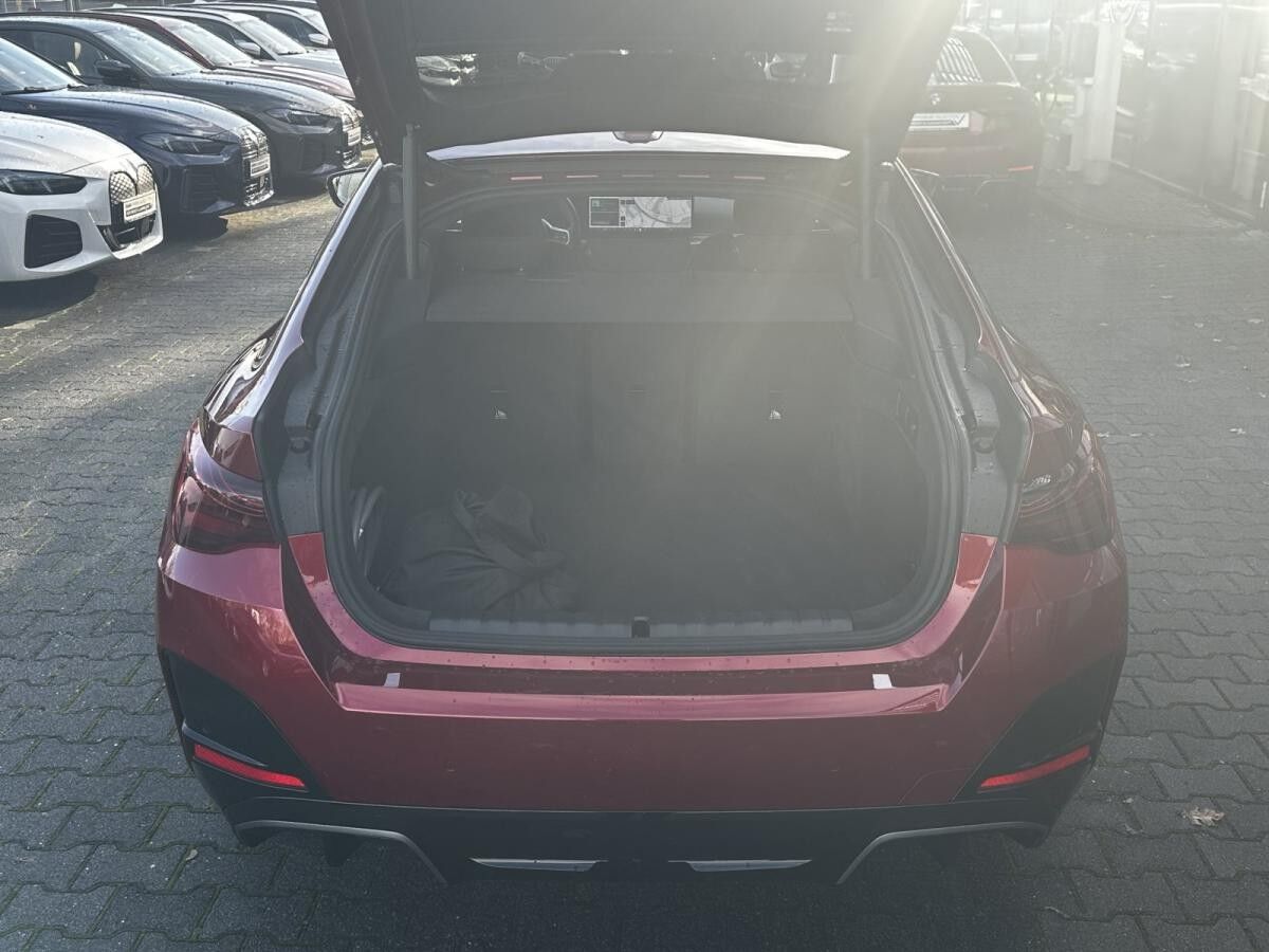 BMW i4 eDrive40 M Sport //Adapt.LED DrivingAssistant HUD