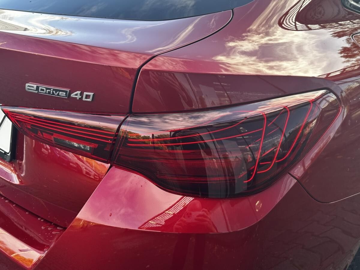 BMW i4 eDrive40 M Sport //Adapt.LED DrivingAssistant HUD