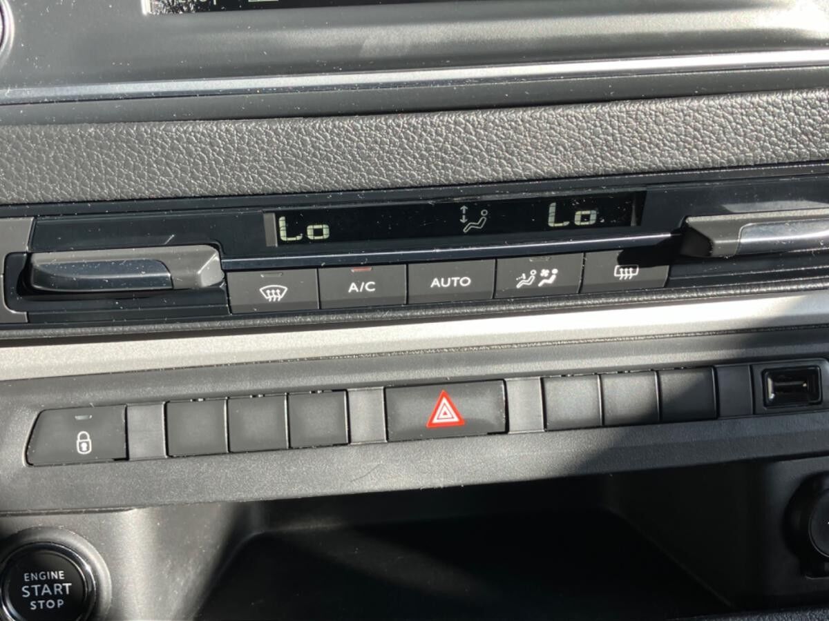 Opel Zafira Life 2.0D Navi,Parkpilot,HeadUpDisplay