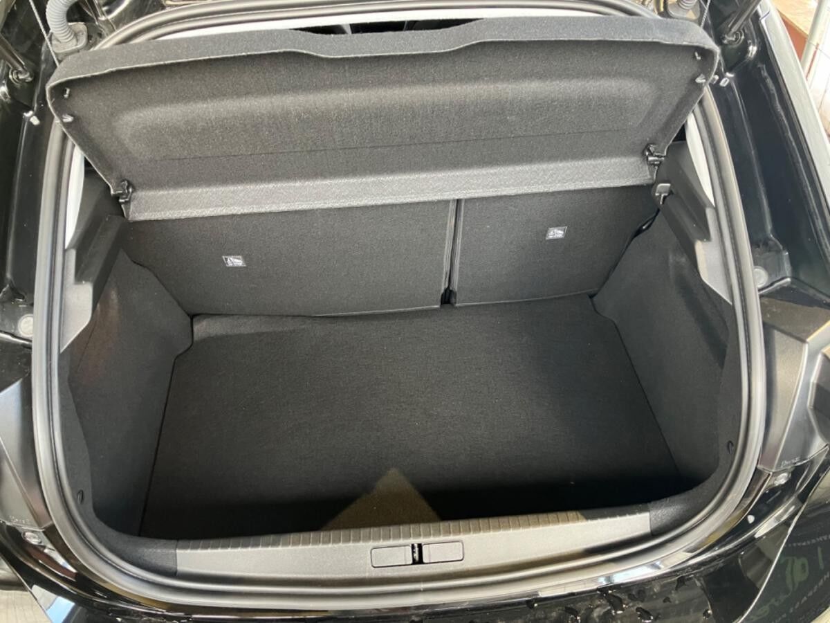 Opel Corsa F e Elegance LED+SHZ+Fernlichtass.+Kam.+LM