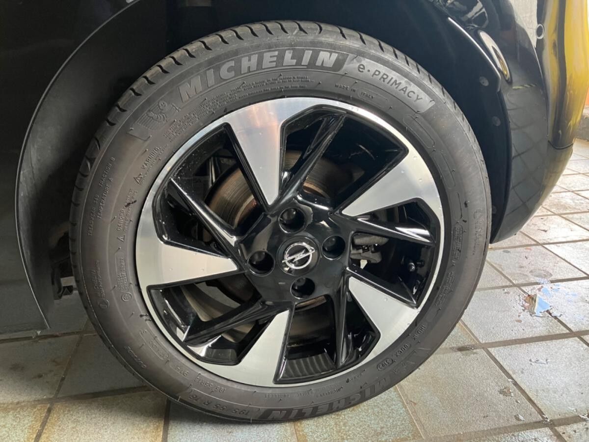 Opel Corsa F e Elegance LED+SHZ+Fernlichtass.+Kam.+LM