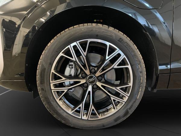 Audi Q3 e-hybrid S tronic LED LM 19" Navi PDC+RFK