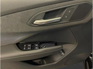 Audi Q3 e-hybrid S tronic LED LM 19" Navi PDC+RFK