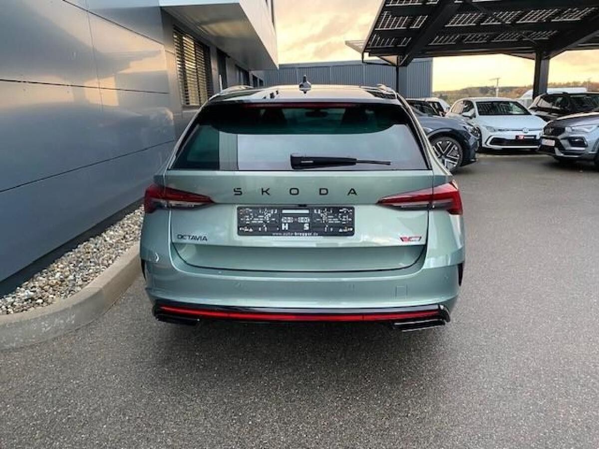 Skoda Octavia Combi RS 2.0 TSI DSG MATRIX RFK ACC APP