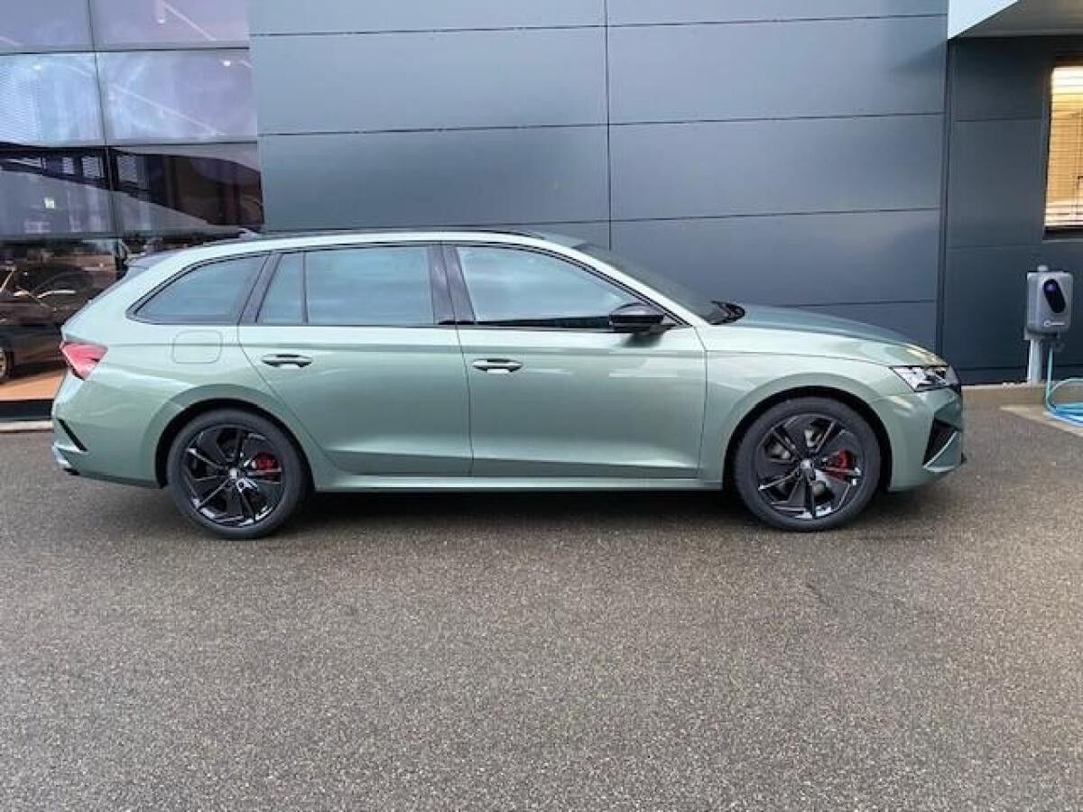 Skoda Octavia Combi RS 2.0 TSI DSG MATRIX RFK ACC APP