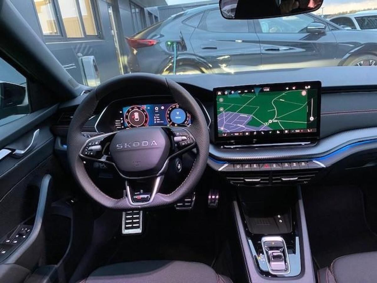 Skoda Octavia Combi RS 2.0 TSI DSG MATRIX RFK ACC APP