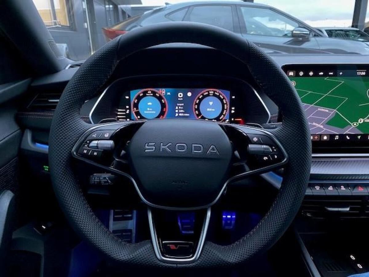 Skoda Octavia Combi RS 2.0 TSI DSG MATRIX RFK ACC APP