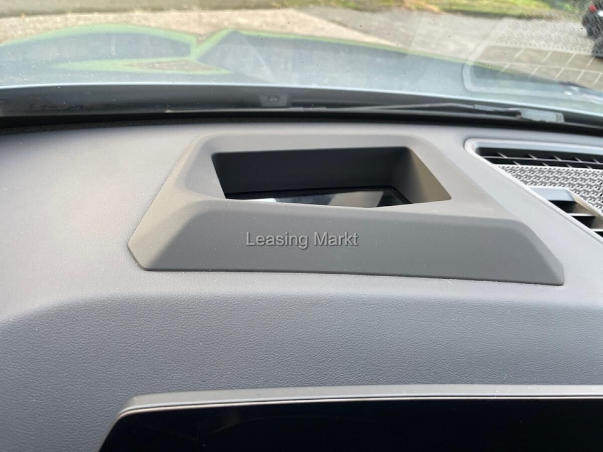 BMW X1 xDrive23i M Sport / NP= 68.460,- / Pano / AHK