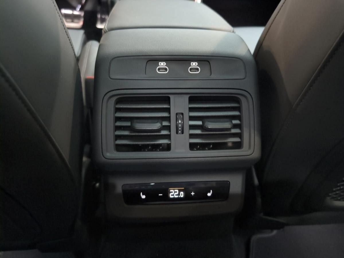 Audi SQ5 Sportback TFSI S tronic Audi SQ5 Sportback TFSI S tronic