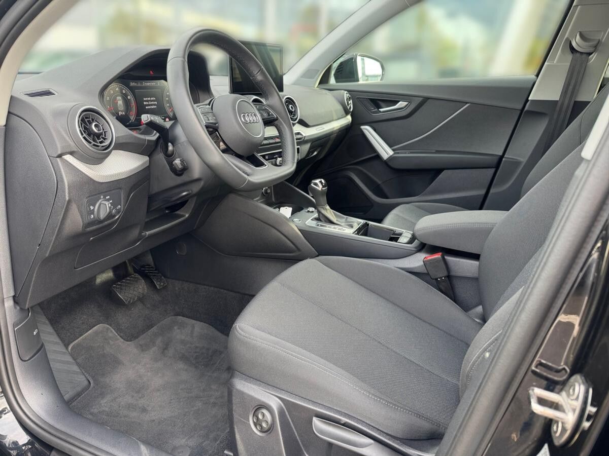 Audi Q2 advanced 35 TFSI S tronic matrix, AHK, Navi