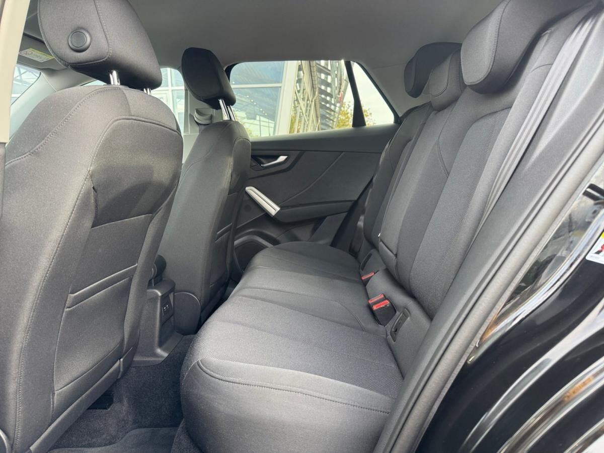 Audi Q2 advanced 35 TFSI S tronic matrix, AHK, Navi