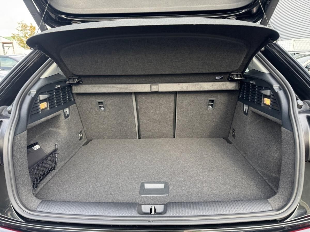 Audi Q2 advanced 35 TFSI S tronic matrix, AHK, Navi