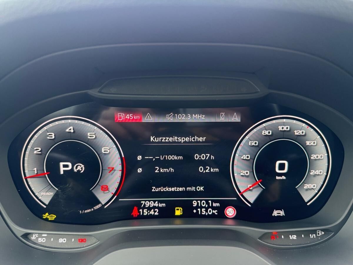 Audi Q2 advanced 35 TFSI S tronic matrix, AHK, Navi