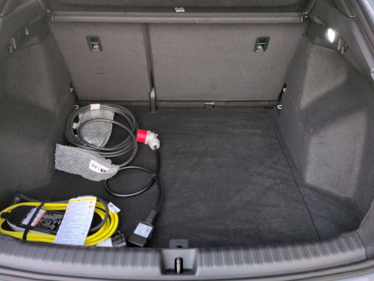 Audi Q4 e-tron Sportback 45 S line, AHK, Kamera,  Matrix,  ACC