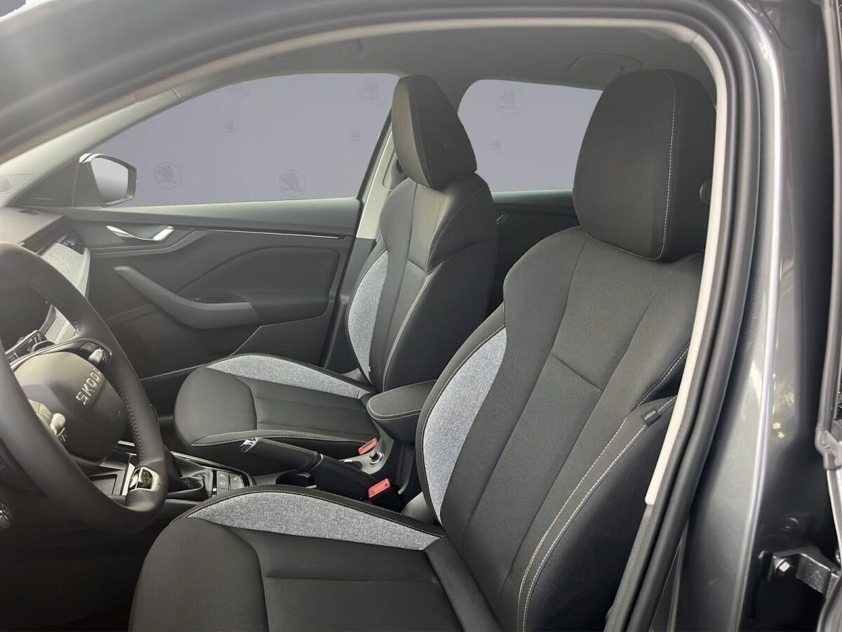 Skoda Kamiq Tour 1.5 TSI DSG BLACK NAVI AHK LED