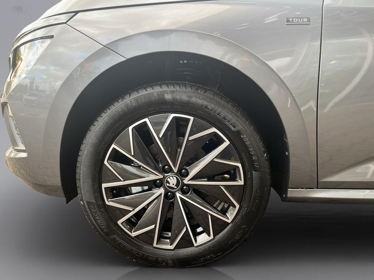 Skoda Kamiq Tour 1.5 TSI DSG BLACK NAVI AHK LED