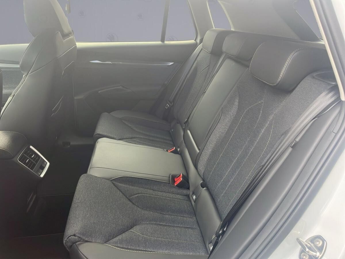 Skoda Elroq 85 PLUS WÄRMEPUMPE AHK NAVI LED DAB RFK