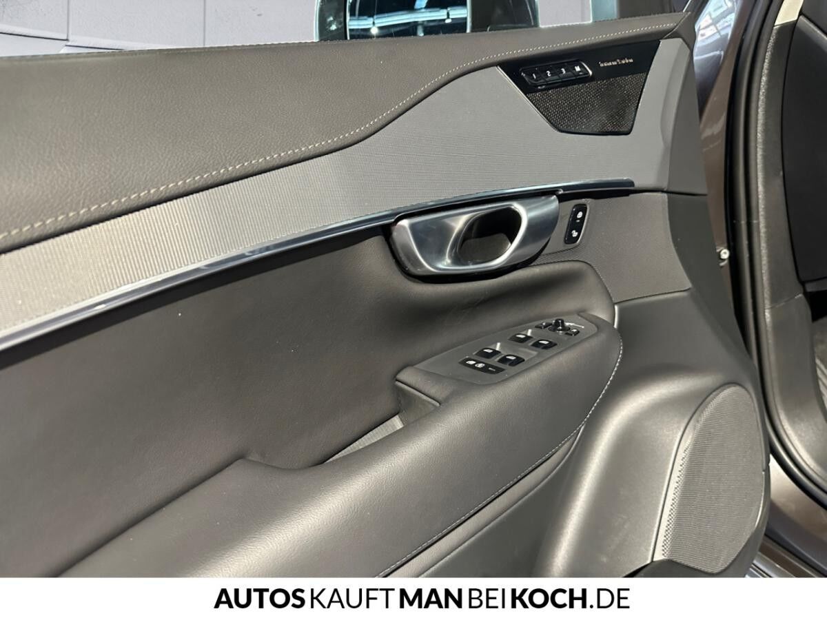 Volvo XC90 B5 D AWD Plus Bright PANO AHK STDH ACC BLIS