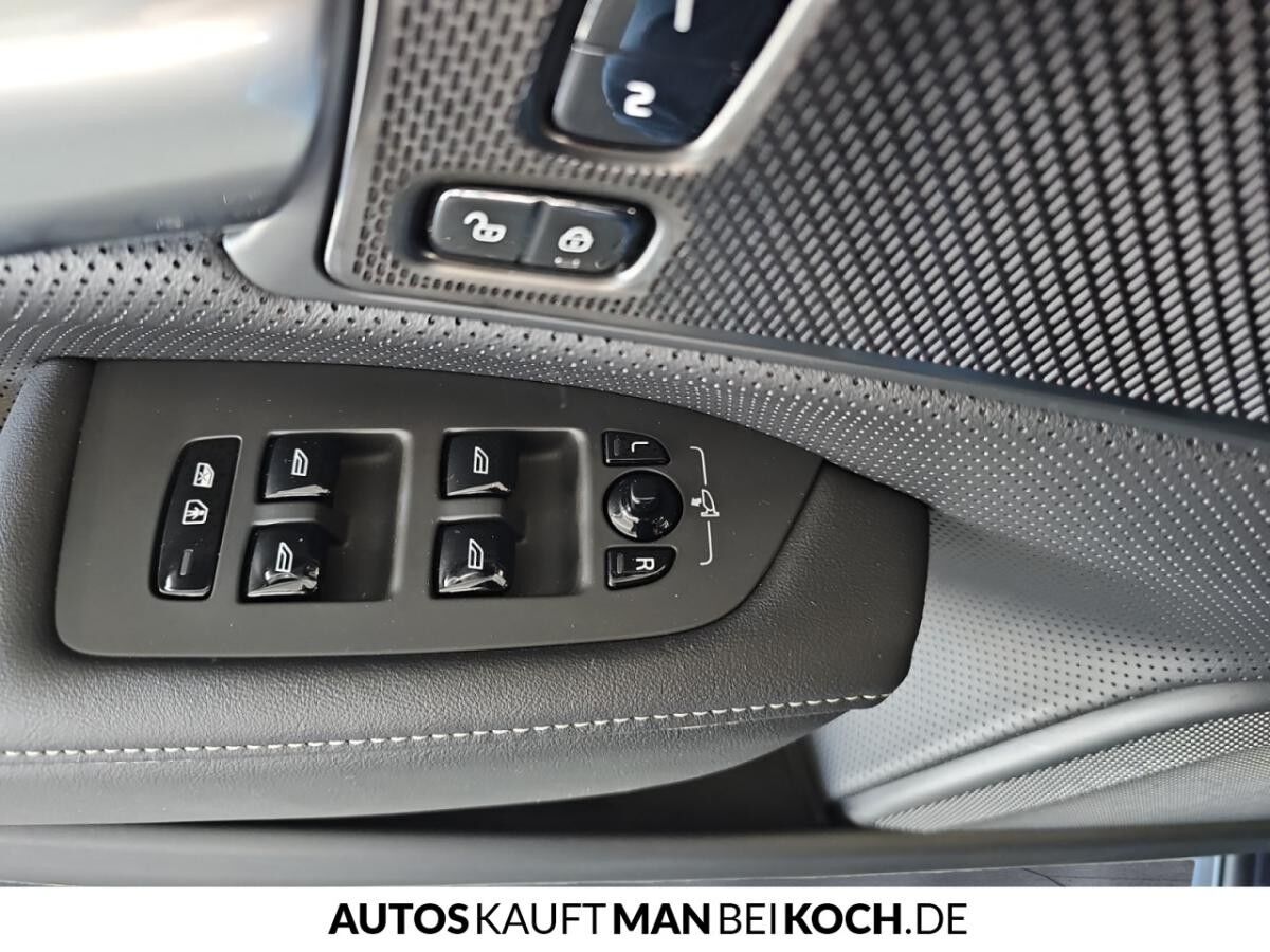 Volvo V90 Recharge T6 AWD Plug-in Hybrid Plus Dark