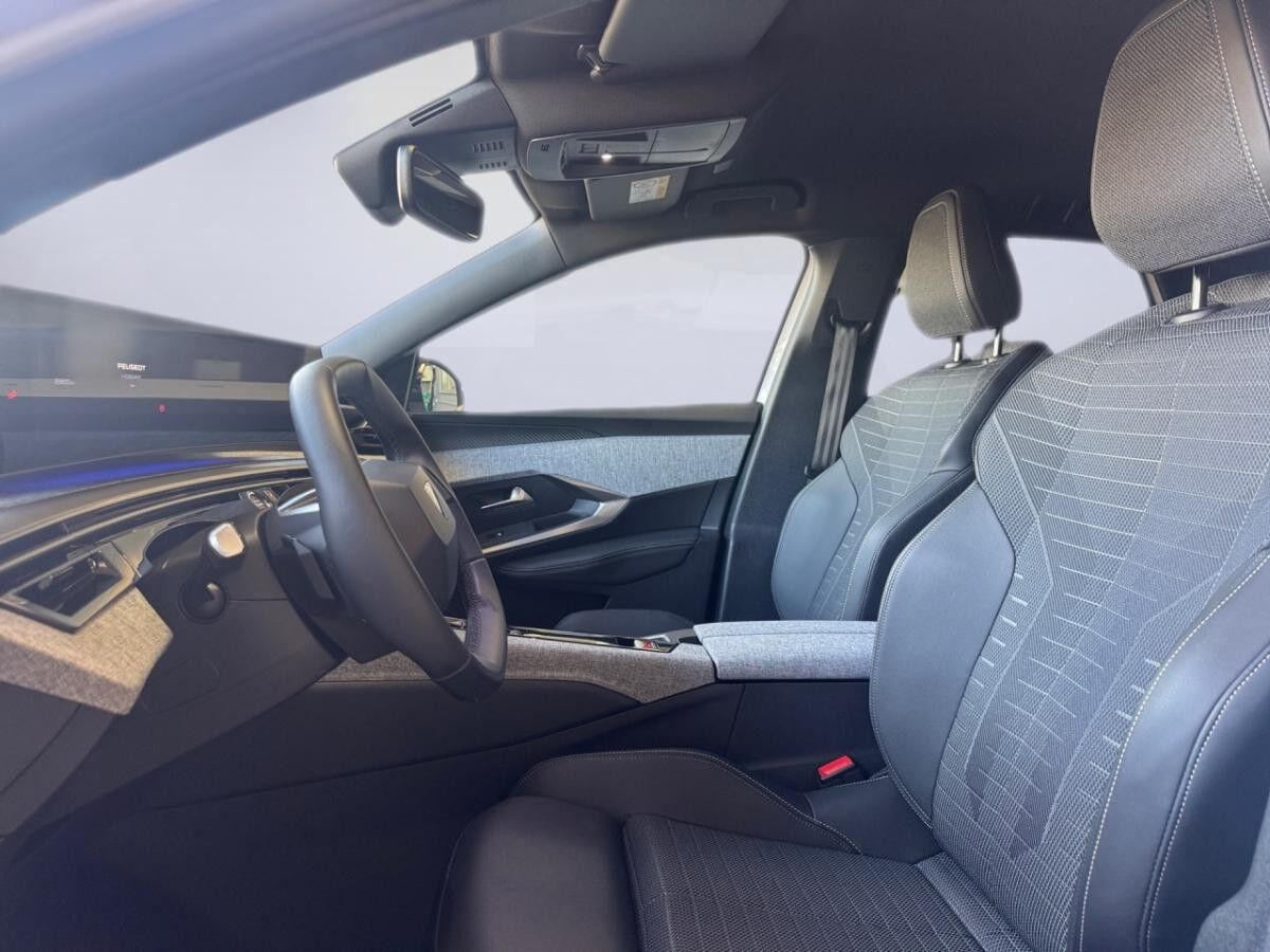 Peugeot 3008 Hybrid 136 Allure Pano-NaviDrive-Assist