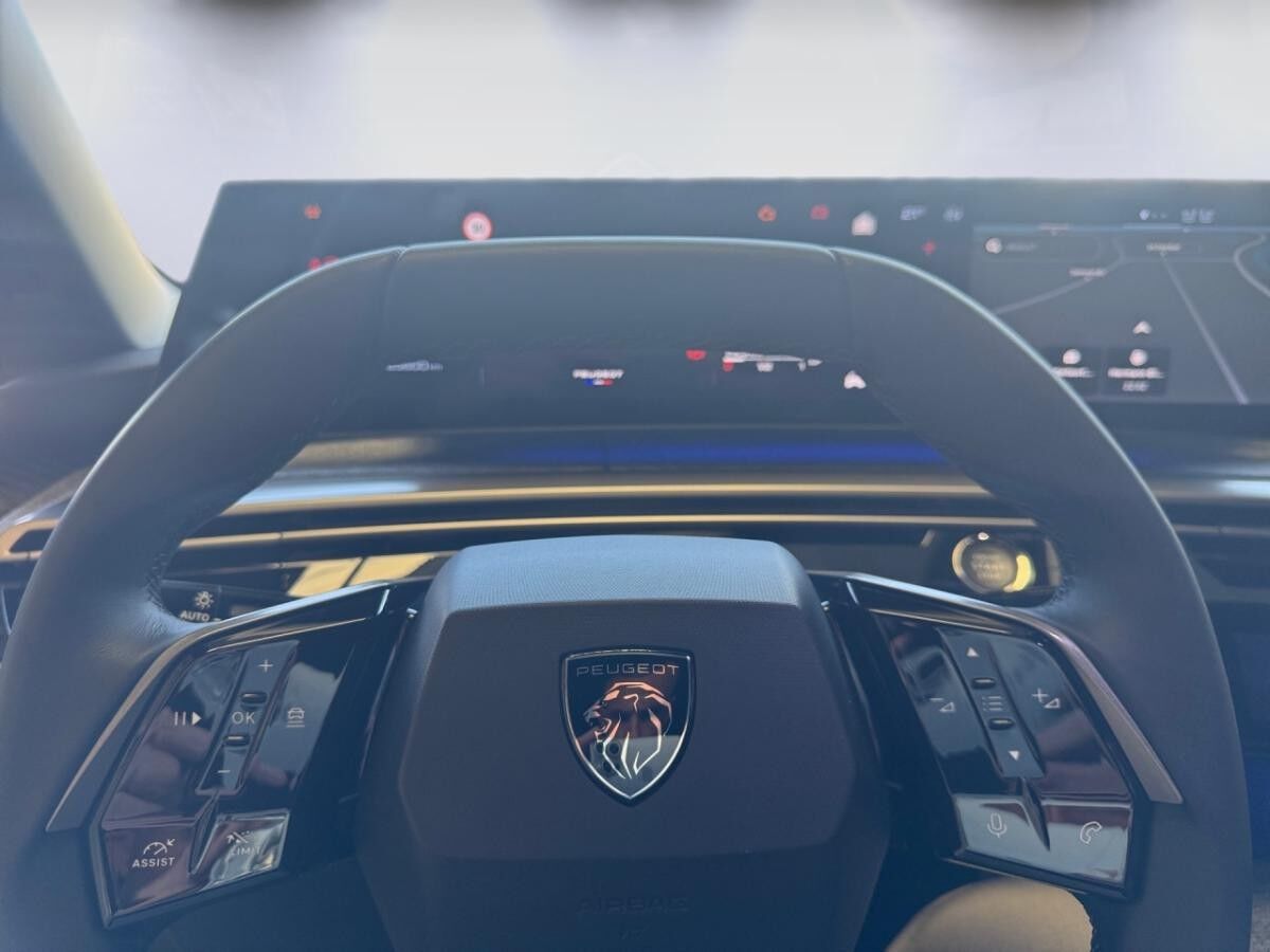 Peugeot 3008 Hybrid 136 Allure Pano-NaviDrive-Assist