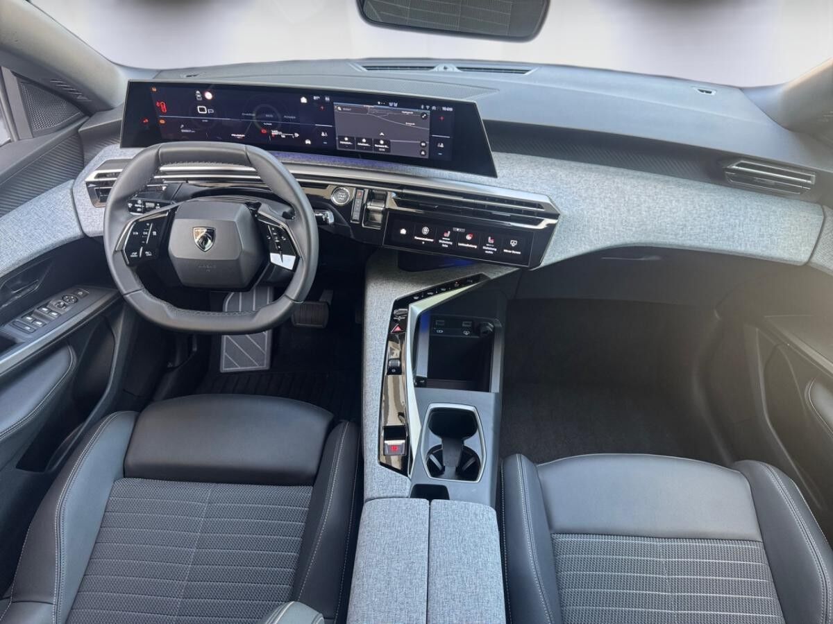 Peugeot 3008 Hybrid 136 Allure Pano-NaviDrive-Assist