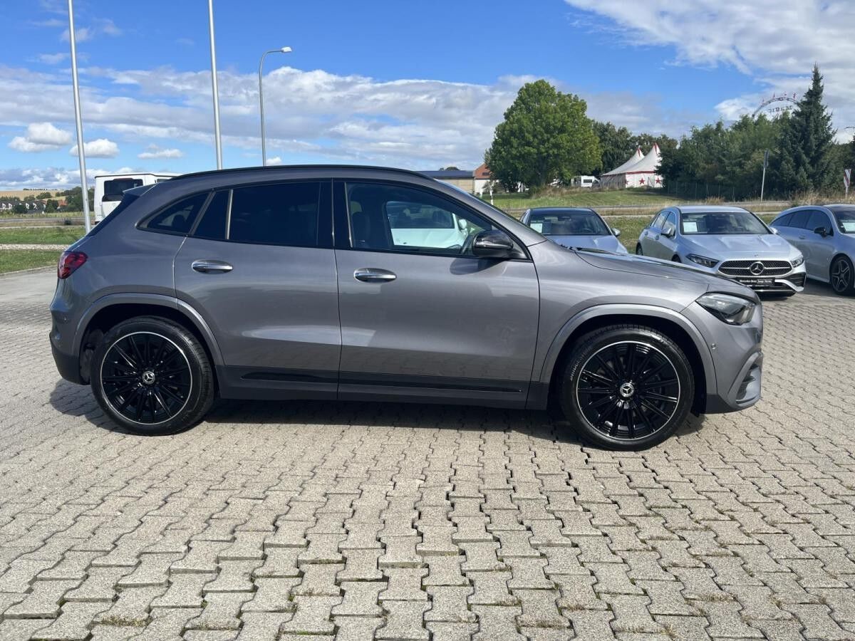 Mercedes-Benz GLA 250 4M AMG+Advanced+Night+20"+AHK+KeyGo+RüK