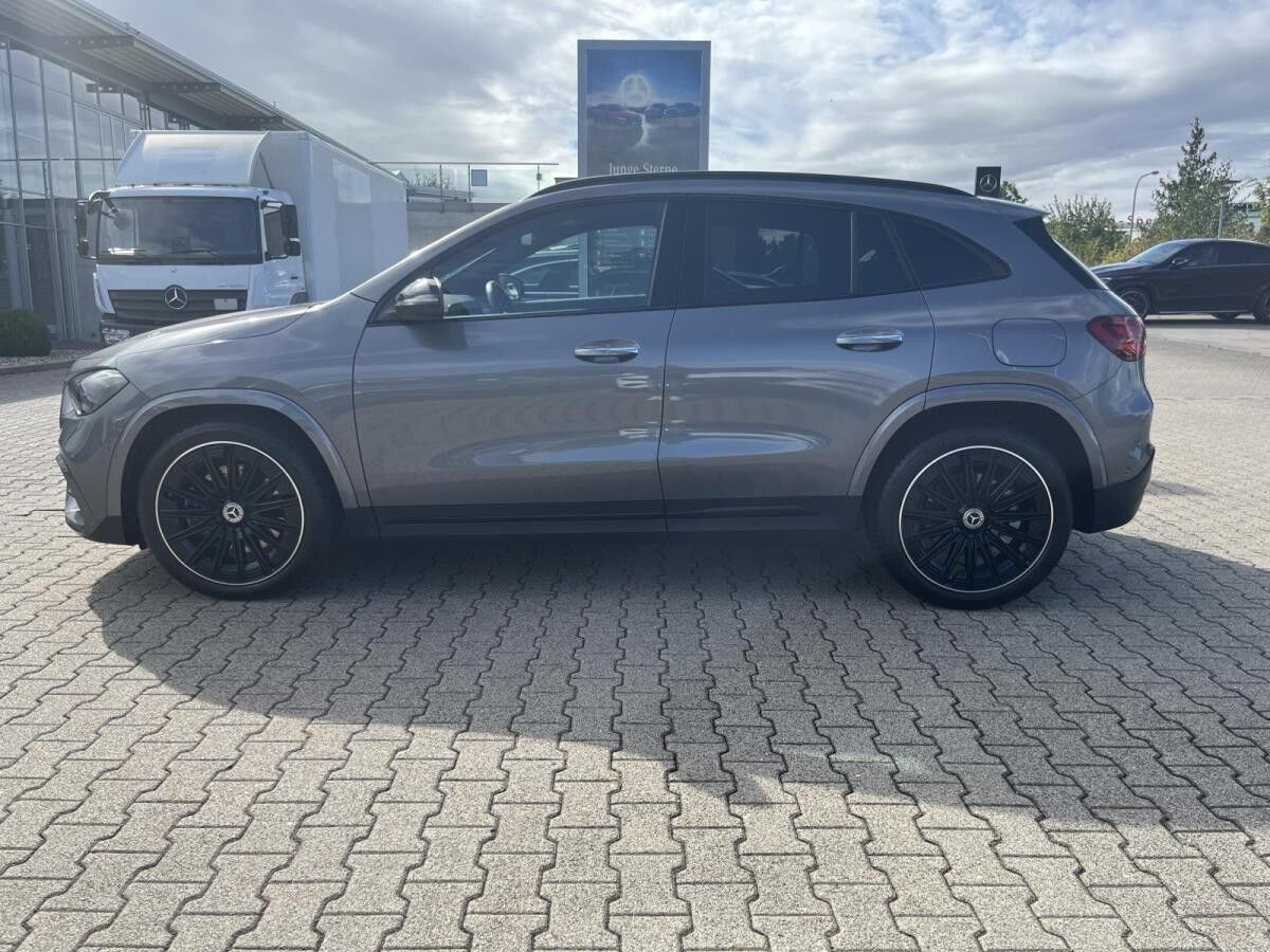 Mercedes-Benz GLA 250 4M AMG+Advanced+Night+20"+AHK+KeyGo+RüK